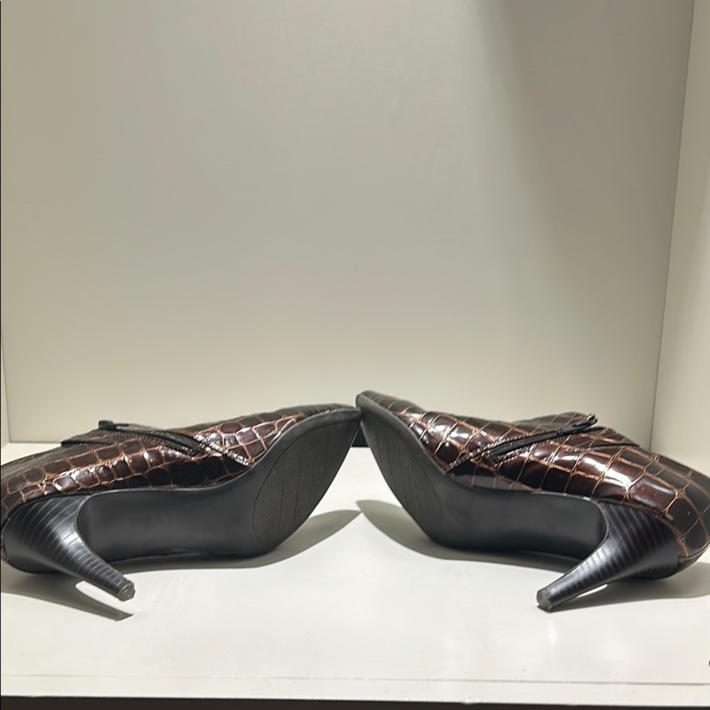Brown Crocodile Pattern Ankle shoe - Picture 5 of 10
